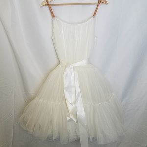 lin zi white tutu like dress size S